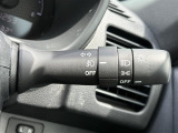 【オートライト(AUTO)】外の明るさをシステムが感知して、自動でヘッドライトが点灯します。ヘッドライトをつけ忘れを防ぐ便利機能です。