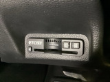 ハンドルの左下にETC2.0がついています。高速道路の料金所の通過も楽々です!。 カードの取り出しもしやすい場所についています。