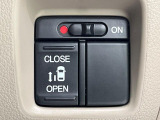 【パワースライドドア】スマートキーや運転席のスイッチでスライドドアの開閉が可能♪電動だから力を入れてドアを開ける必要が無く、小さいお子様でも、重い荷物を持っている時もラクに開け閉めできます♪