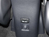 アウトドアが更に楽しめる♪車内外で1500Wまでの家電品が使える装備で、車内外でコーヒーメーカーや湯沸かしポット、簡易電子レンジなどが使えますよ(*^-^*)