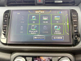大画面の9インチメモリーナビです。案内表示なども見易く、フルセグ地デジTV、CD・DVDビデオの再生や、Bluetooth接続による音楽再生など多数の機能も満載です!ハンドルスイッチも便利ですね!