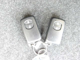スマートキー2本付き!キーをポケットやカバンに入れておくだけでドアの施錠・開錠やエンジンスタートの操作が簡単です!