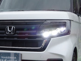 LEDヘッドライト搭載でしっかり明るく照らしてくれるので、夜間走行や不慣れな道でも安心です。