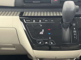 社外SDナビ(RE07WD)を装着しています。Bluetooth(ブルートゥース)・USB接続/CD・DVD再生/フルセグ視聴等が使用できます。