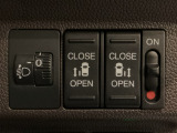 【両側パワースライドドア】両側がパワースライドドアになっており、運転席のスイッチやスマートキーでも開閉が可能です!開口部も広いので乗り降りも楽々♪