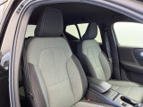 VOLVOのシートは人間工学に基づいた設計となっており長時間の運転でも疲れにくいと定評があります。