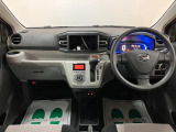 シンプルで使い勝手が良い運転席ですよ(^^)/
