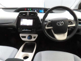 ぜひ展示車の運転席に座ってみてください。