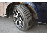 タイヤサイズは225/55R18です