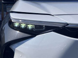 LEDヘッドライトです。デザイン性がよくとても明るいので、夜間の走行や悪天候でも安心です。しかも長寿命!
