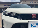 LEDヘッドライトは、本当に明るくて安全です。暗い夜道からお客様を守ってくれます。運転しやすいですし、自慢にもなるかも?黄色いハロゲンライトと見比べてください。