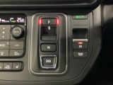 【電子制御パーキングブレーキ】指先で操作が簡単。スイッチを引くだけでパーキングブレーキの操作が可能です。