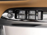 パワーウィンドゥ 運転席ドアスイッチ照明付です。電動格納ミラーも手元でワンモーションで可能です。