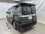 走りにこだわりながら収納力も持ち合わせたお車です。