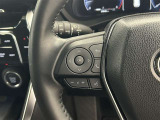 運転中、オーディオの操作をしてて、ハッとしたことはありませんか?ステアリングスイッチは、運転中でもハンドルでオーディオの操作が可能です。安全なドライブをサポートします。