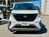電気自動車の軽だから、運転ラクラク!力強い加速は軽ターボ車の約2倍!スムースな発進で運転が楽しくなる。自宅でカンタン充電。街乗りも余裕の航続距離。家充電なら8時間で100充電。フル充電で約180km走行可能。