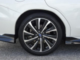 SUBARU認定U-Carは、全車12ヶ月点検、車検などの法定点検を実施。スバル専門メカニックが確かな技術で最大88項目にわたりチェックしており品質、安心を支えます!
