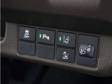 ◆パーキングセンサーシステム◆車庫入れの時などに近くに障害物がある場合、障害物までの距離を音で知らせてくれます。