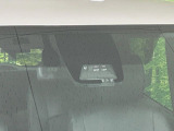 【トヨタセーフティセンス】走行中に前方の車両等を認識し、衝突しそうな時は警報とブレーキで衝突回避と被害軽減をアシスト。より安全にドライブをお楽しみいただけます。