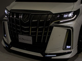 ★展示前点検実施★特殊な機材も用いて、前車点検を実施しております!