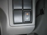 運転席ヒーター付きシート エアコンよりも素早く、体を芯まで温めてくれます。