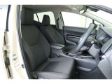 【運転席&助手席】シートは黒を基調にしたスタイリッシュなデザインです。クリーニング済みですので清潔感があり気持ち良く乗っていただけます♪
