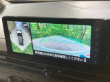 【アラウンドビューモニター】専用のカメラにより、上から見下ろしたような視点で360度クルマの周囲を確認することができます☆死角部分も確認しやすく、狭い場所での切り返しや駐車もスムーズに行えます。