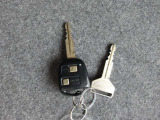 キーレス&スペアキー各1本装備!ドアのロック・アンロックもワイヤレスドアロックキーがあれば簡単便利です!