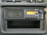 スピーカー一体式のAM/FMラジオ