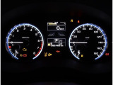 視認性に優れたメーターで、夜間走行も安心して運転できます!マルチインフォメ―ションディスプレイには車両情報を表示!メーター内の光度調整機能も付いております!