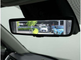 デジタルインナーミラー装備!車両後方のカメラの映像をデジタル補正で視認性を向上させてインナーミラー内に表示します♪視界を遮るものがなく、後席に同乗者がいても後方を確認しやすく安心です♪