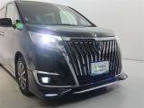 高輝度で点灯速度が速く、しかも消費電力の少ないLEDヘッドライトが装備されています!LEDの明るい光が走行中の視界の確保をサポートして、夜のドライブがより楽しく安全に運転できます♪