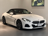 ロングノーズ・ショートデッキが美しいBMW Z4。オープンスポーツならではの伸びやかなシルエットが所有する歓びを高めます。