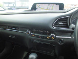 マツダコネクト、ナビゲーションシステム付きです。またAndroidオートやApple CarPlayにも対応しております。