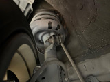 お車を安心してお乗りいただく為には、足回りの定期点検が欠かせません。サービスサポート(有償保証)では無料点検もご提供しており、安心のカーライフをお過ごしいただけるサポート体制が整っています。