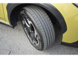 タイヤサイズは225/55R18です