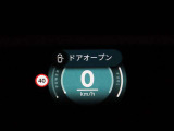 ヘッドアップディスプレイは視認性が非常に良く、運転時の視線を逸らさず様々な情報の確認が行えます。