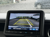 駐車時に便利なバックカメラを装備しています。