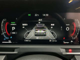 視認性の良いメーターパネルデザインです。ディスプレイに各種情報、設定画面が見やすく表示されます。