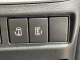 【両側パワースライドドア】スマートキーや運転席のスイッチで後席両側スライドドアの開閉が可能♪電動だから力を入れてドアを開ける必要が無く、小さなお子様でも簡単に開け閉めでき快適です♪