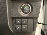 指先だけで簡単に操作が可能な電動パーキングブレーキを採用。「HOLD」スイッチを押すと、渋滞や信号待ちなどでブレーキペダルから足を離しても、ブレーキを保持するので安心です