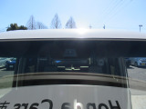 ホンダセンシング機能を支えているフロントカメラ(ドライブレコーダーではございません)!道路状況等を検知してドライバーの安全運転をサポート!※能力には限界がありますので過信せず安全運転をお願いします!