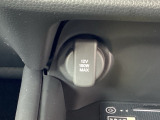 アクセサリーソケットを装備。車内アクセサリーの電源として便利です。