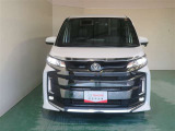 明度の高いLEDヘッドライトで、夜間の運転も安心です。