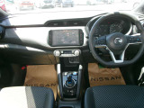 操作しやすい運転席廻り!操作パネルも使いやすい!!ドライブが楽しくなります!