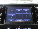 【ナビゲーション】ホンダ純正ギャザズ8インチナビVXM-215VFEiを装備しています。AM/FM/CD・DVD再生/Bluetoothオーディオ/フルセグTVがご利用いただけます