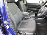 長時間の運転でも疲れにくい、ゆったりと座れる運転席