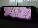 マツダコネクトの10.25インチワイドセンターディスプレイです。『Android Auto』『Apple CarPlay』や独自のコネクテッドサービスに対応したインターフェイスシステムです。