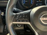■ステアリングスイッチ■ハンドル手元でオーディオの操作が簡単に出来ます。運転中でもナビまで手を伸ばさずに操作が出来て安心です。