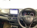 運転席周辺のスマートなレイアウトが、操作のしやすさを実現。快適なドライブをサポートします。